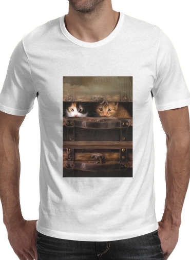 Tshirt Little cute kitten in an old wooden case homme