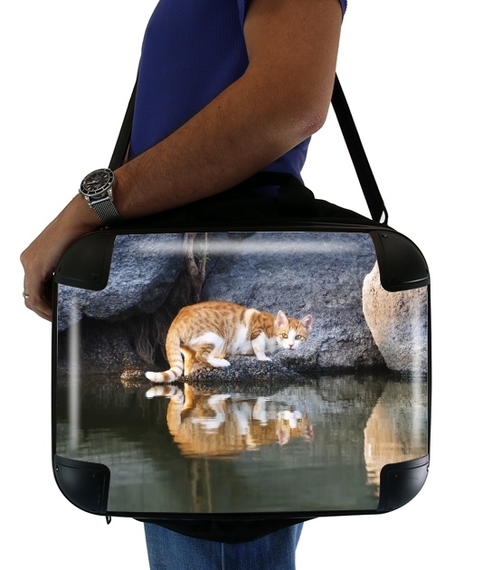 borsa Cat Reflection in Pond Water 