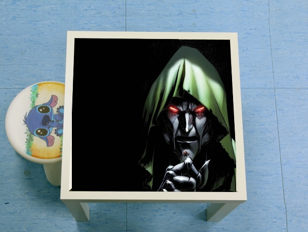 table d'appoint Doctor Doom