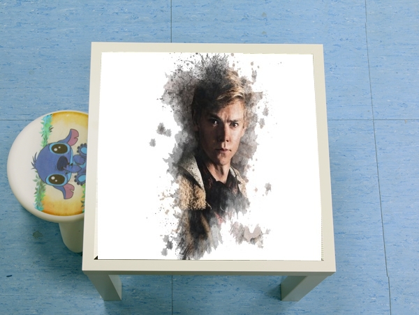 table d'appoint Maze Runner brodie sangster